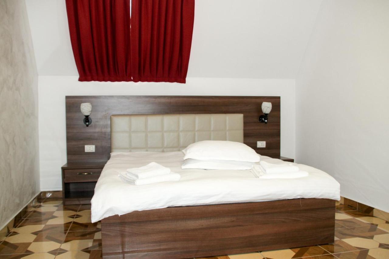 Hotel Corina Борша Екстер'єр фото
