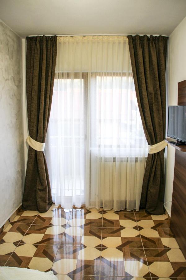 Hotel Corina Борша Екстер'єр фото